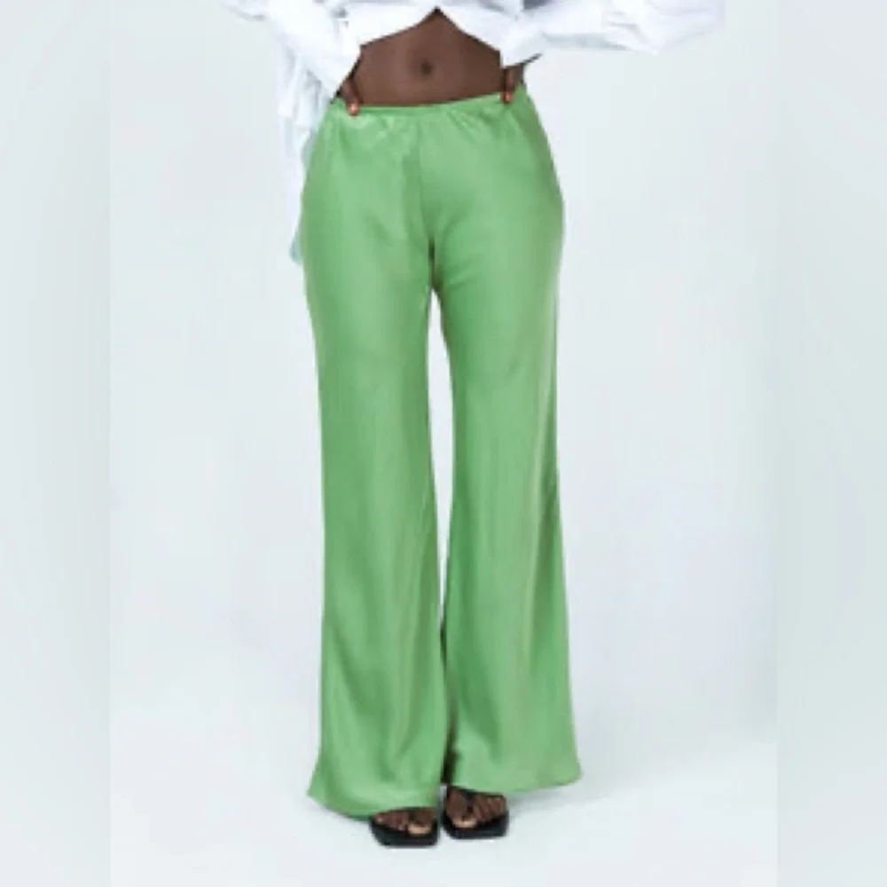 Princess Polly Joshua Green Flare Pants. Size 2 - Picture 2 of 11